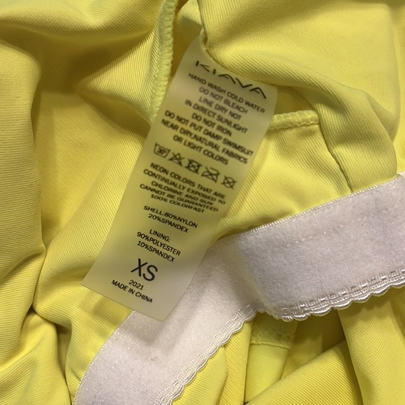 Neon Yellow Kiava Scalloped Crop and Sunburst mid rise bottoms XS - Picture 3 of 6